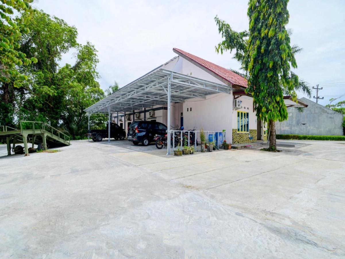 Oyo 90263 Hotel Diva Golf Bengkulu Exteriér fotografie