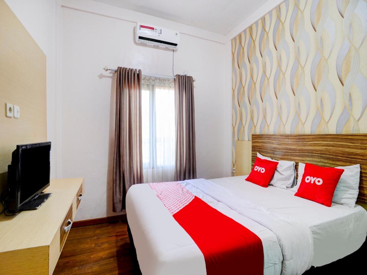 Oyo 90263 Hotel Diva Golf Bengkulu Exteriér fotografie