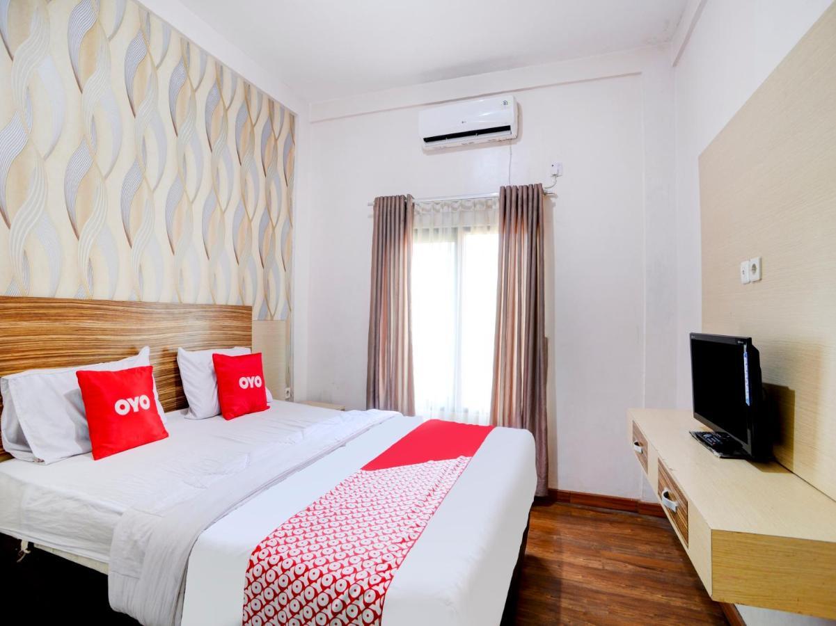 Oyo 90263 Hotel Diva Golf Bengkulu Exteriér fotografie